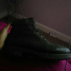 Black timberland boots